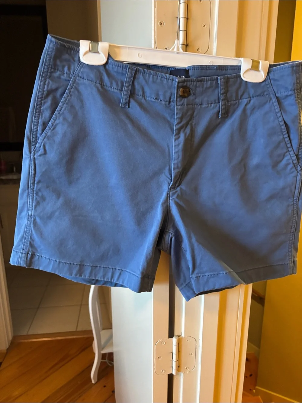 Gap Women’s Blue Casual Chino Shorts 5” - Picture 1 of 2